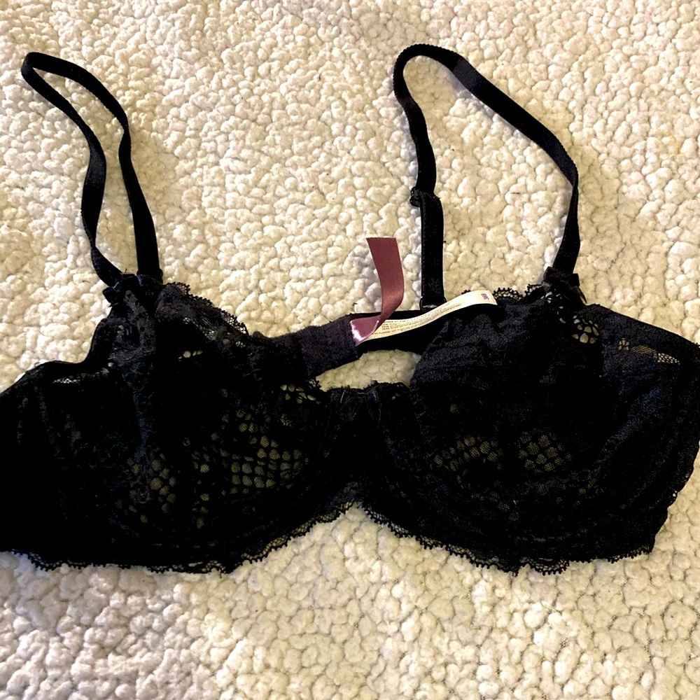 Adore Me Black Lace Cinthia Unlined bra size 36B